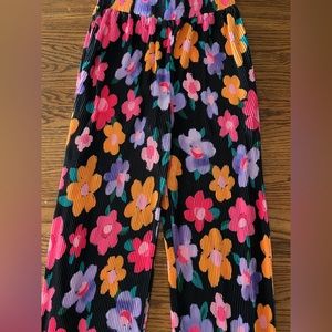 Piper & Scoot The Daisy Pleated Floral Pant in Black Size S